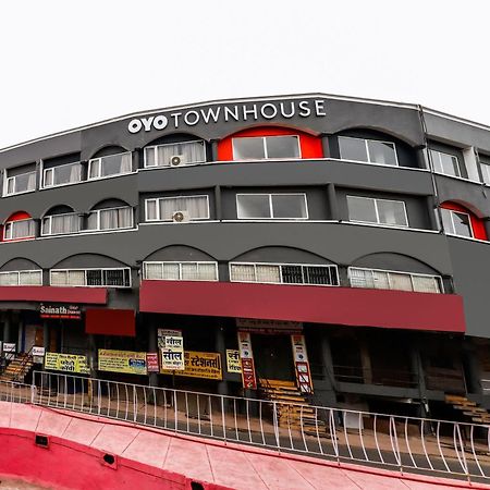 Super Townhouse Gandhi Hall Indore Exterior photo