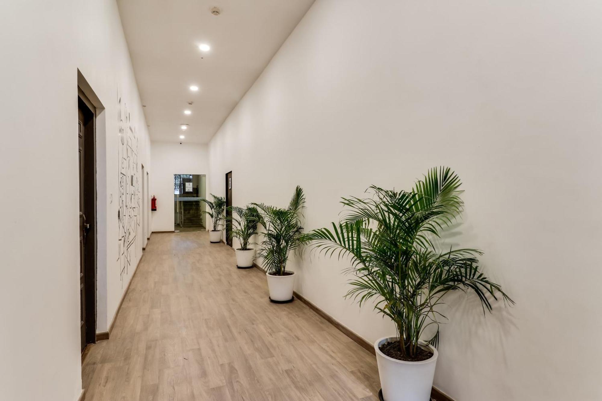 Super Townhouse Gandhi Hall Indore Exterior photo