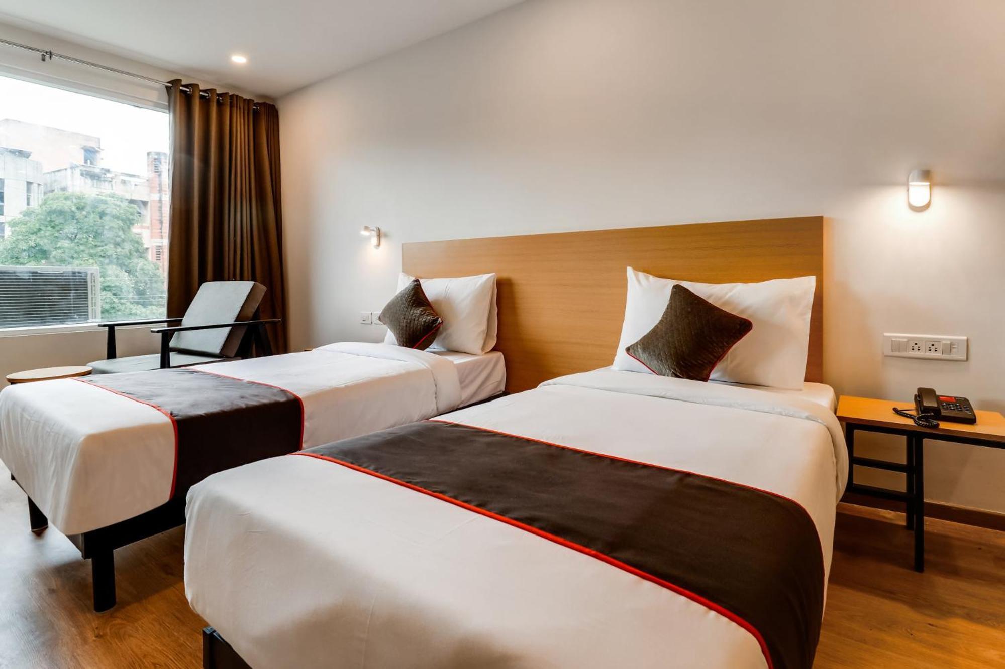 Super Townhouse Gandhi Hall Indore Exterior photo
