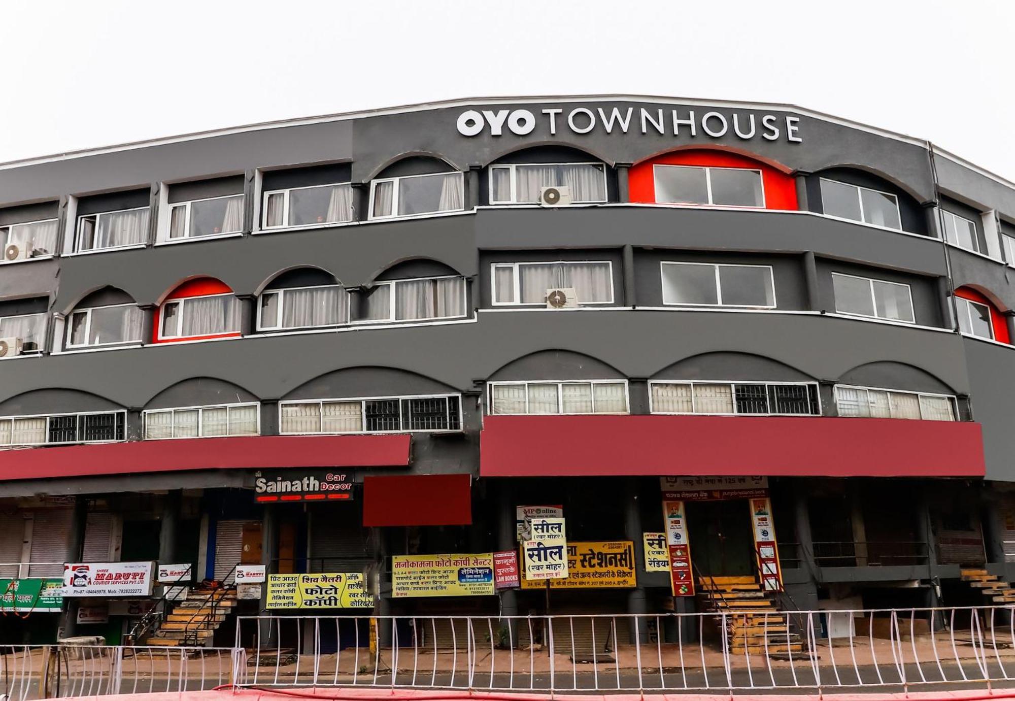 Super Townhouse Gandhi Hall Indore Exterior photo