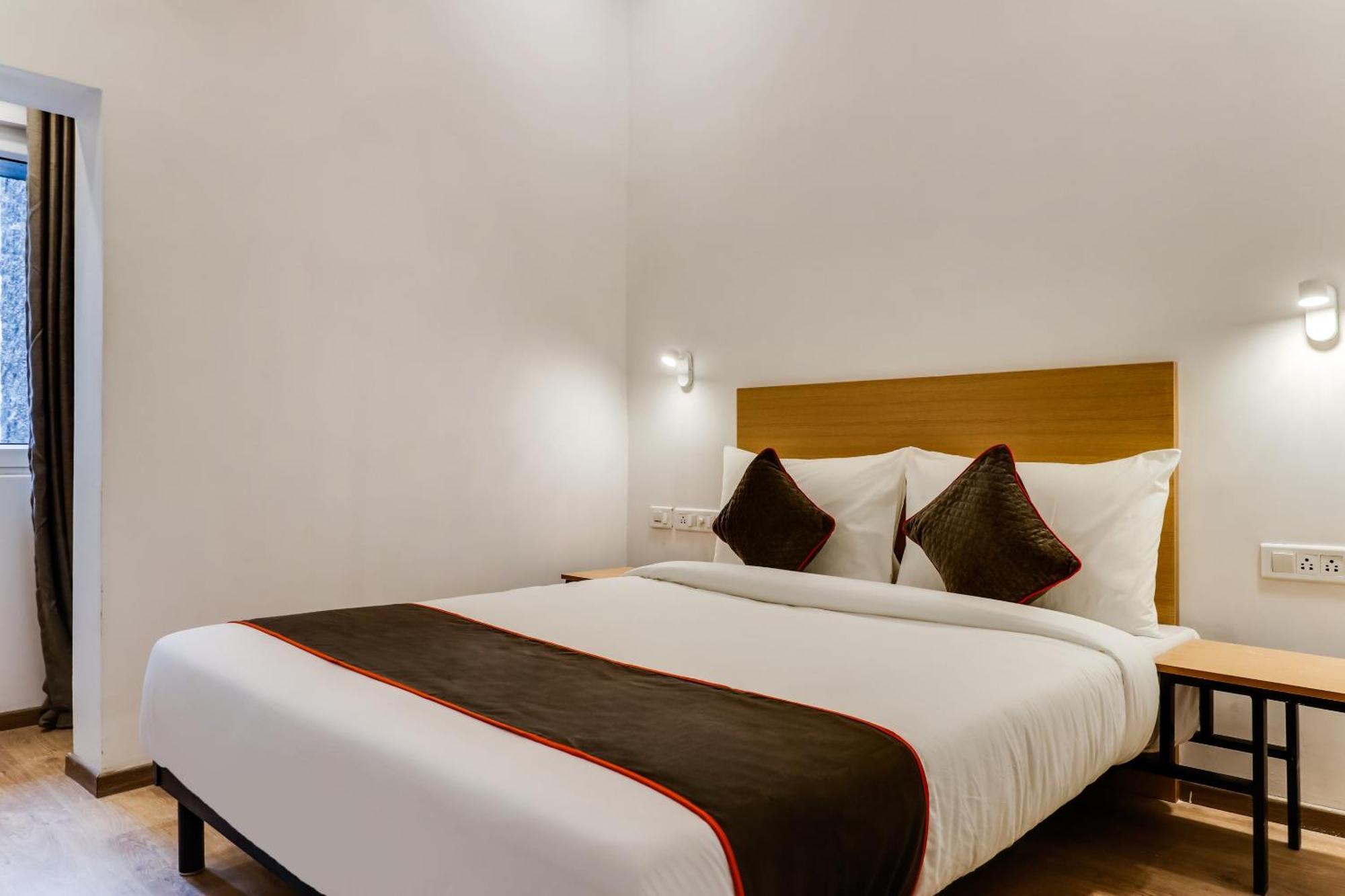 Super Townhouse Gandhi Hall Indore Exterior photo