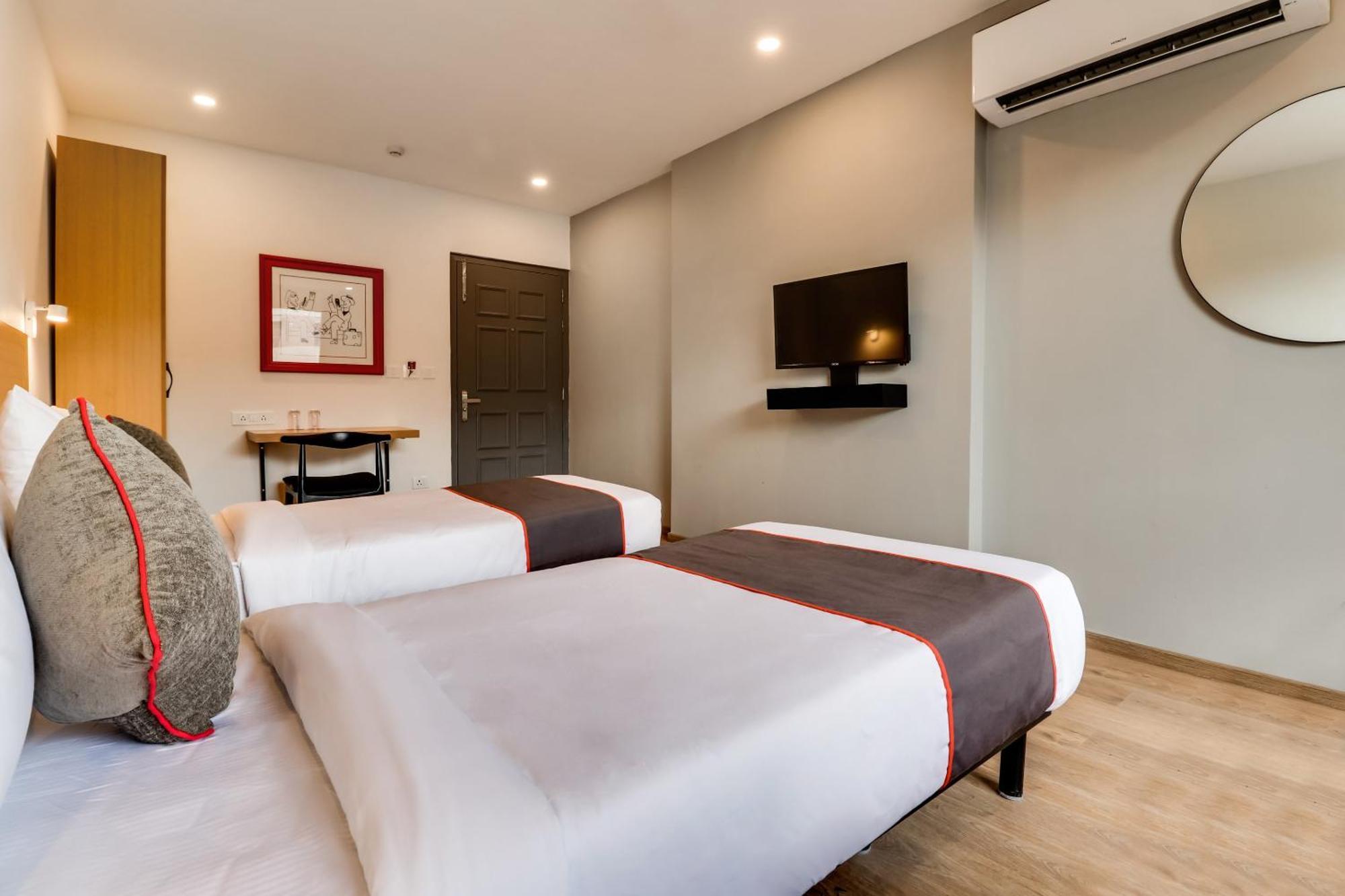Super Townhouse Gandhi Hall Indore Exterior photo