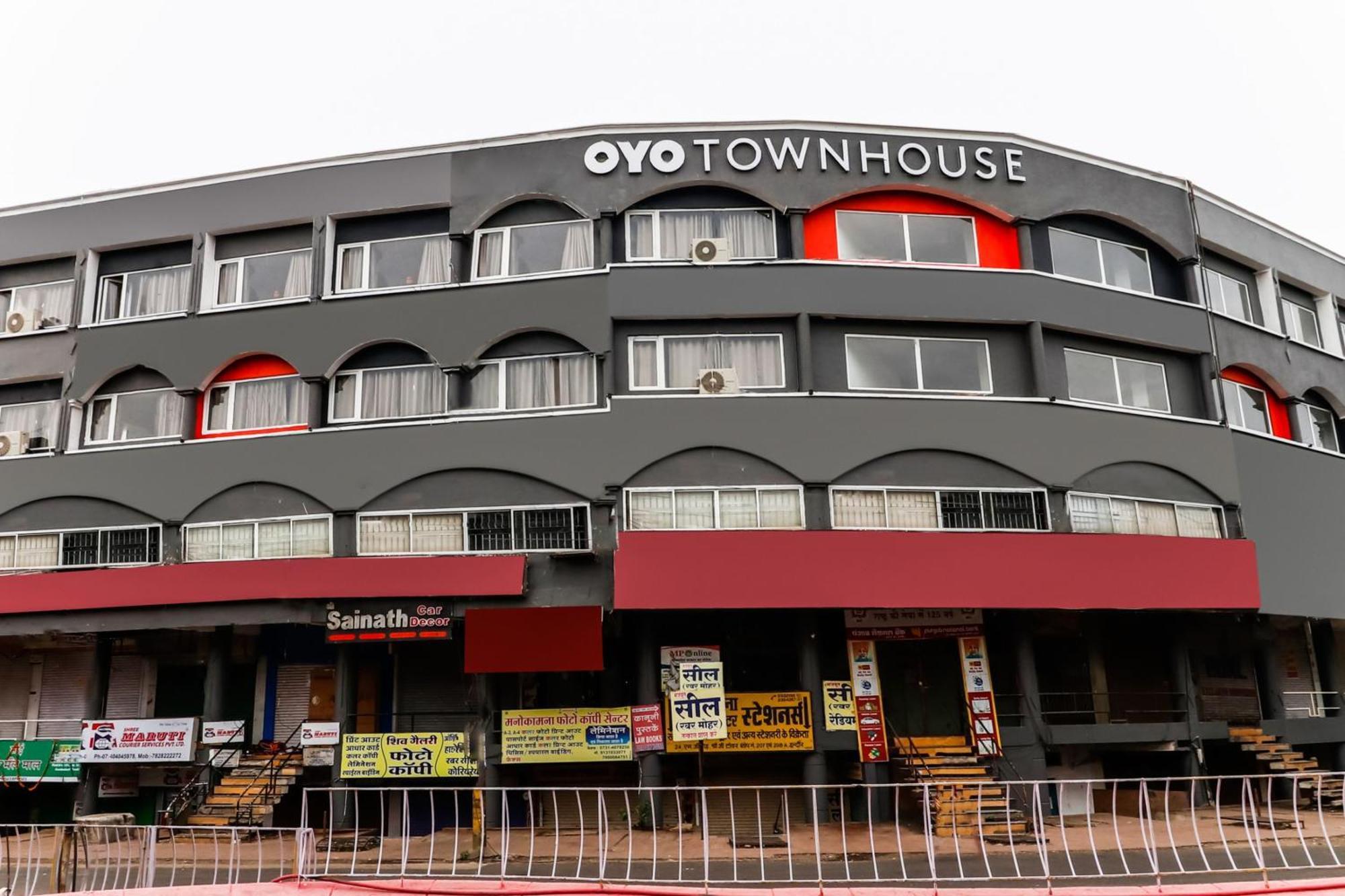 Super Townhouse Gandhi Hall Indore Exterior photo